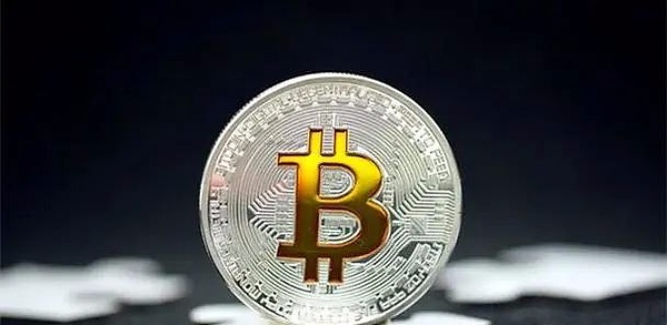市场狂欢！比特币精准狙击400点利润，这次操作太漂亮了